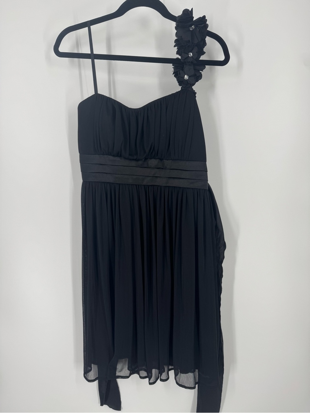 Black One-Shoulder Floral-Accent Chiffon Dress